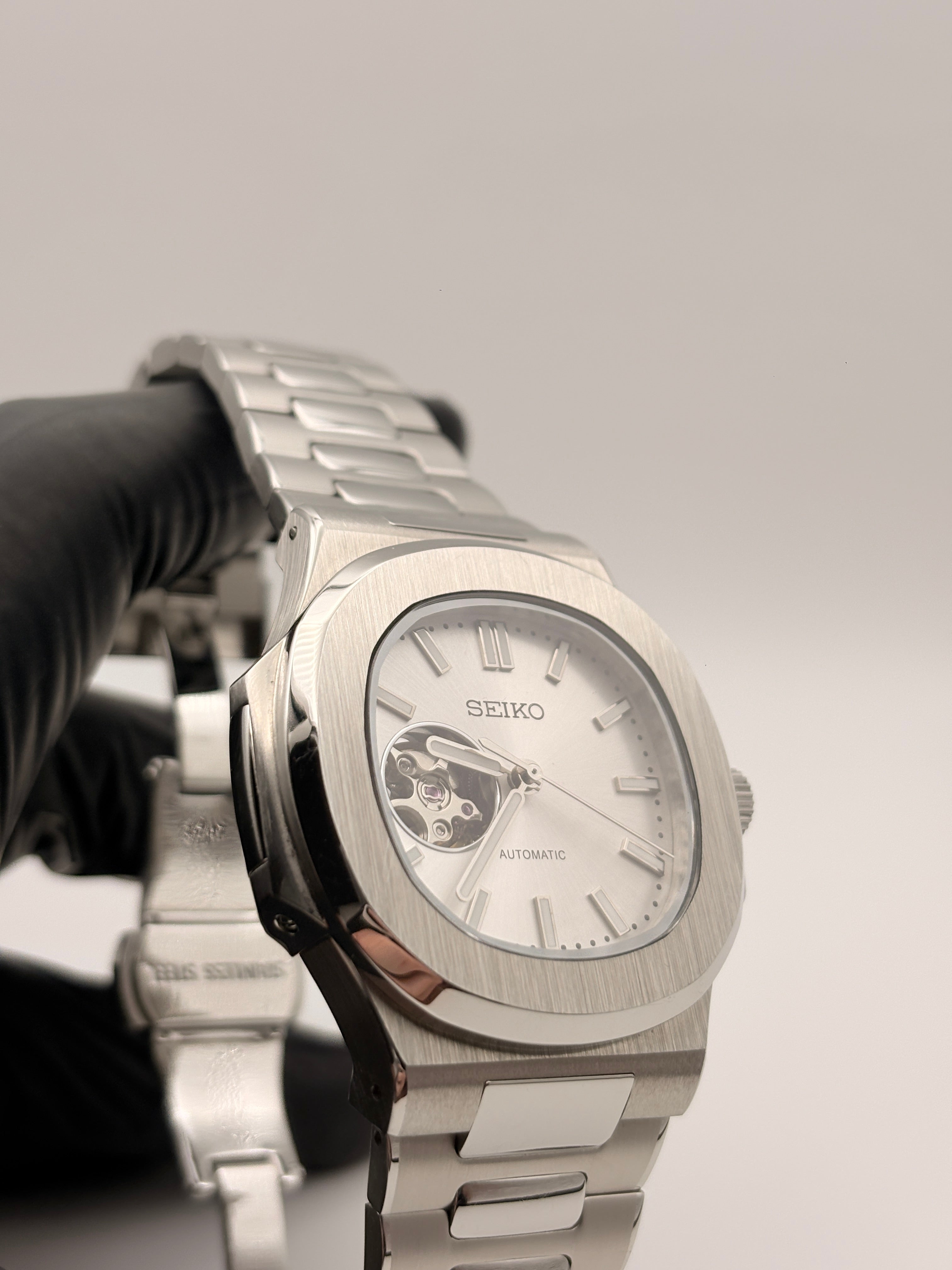 Nautilus Mod White Open Heart