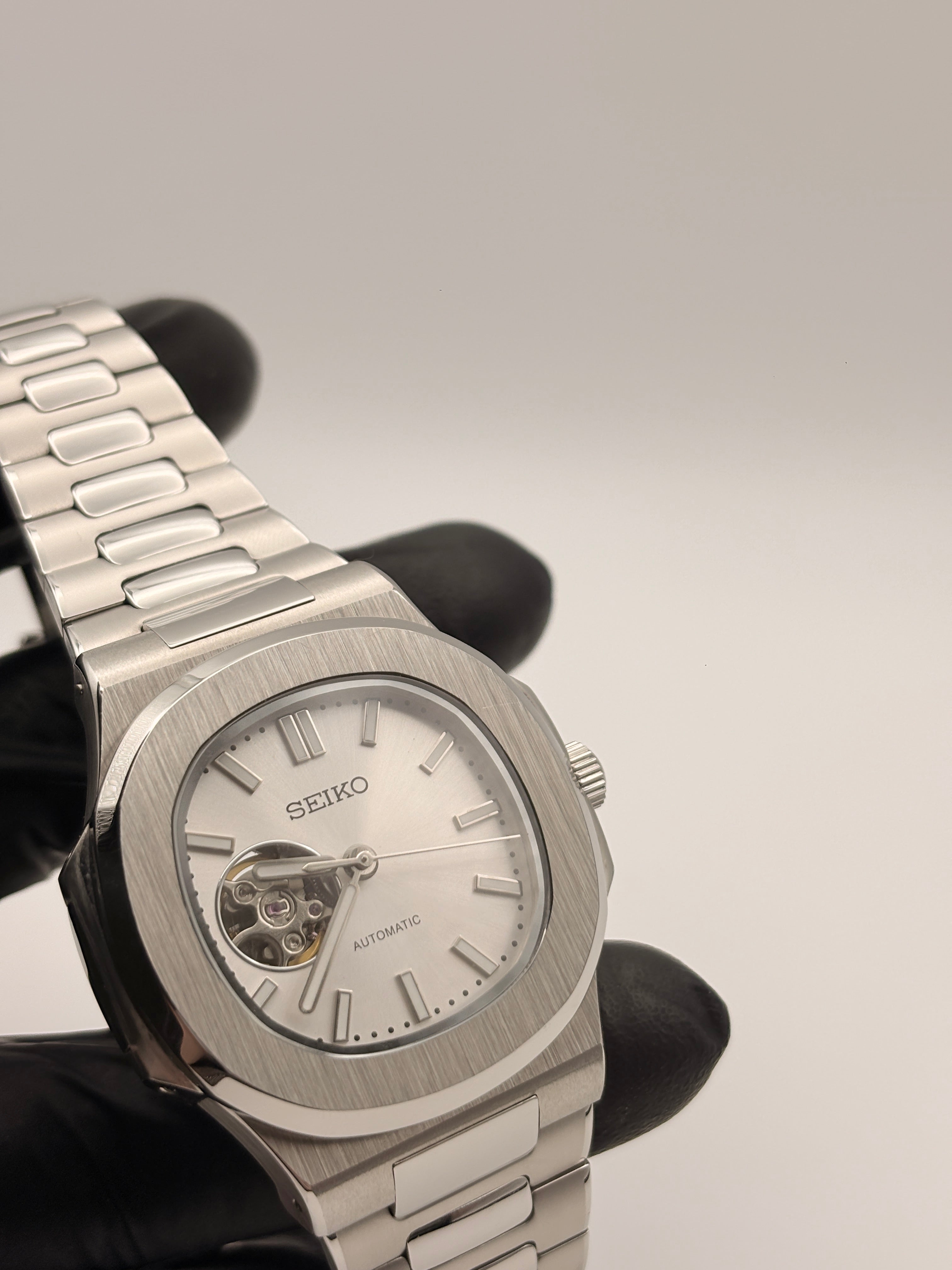 Nautilus Mod White Open Heart