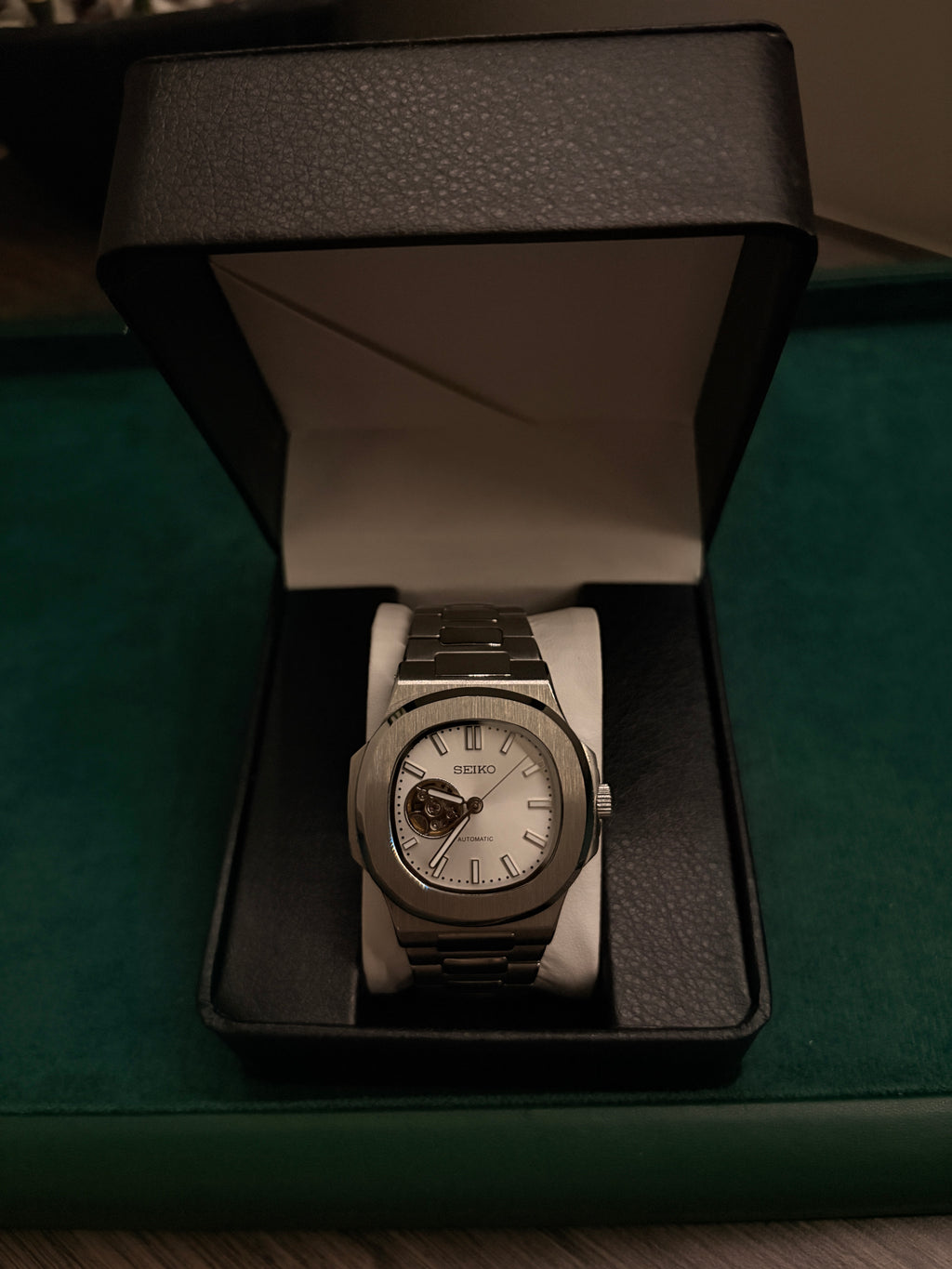 Nautilus Mod White Open Heart